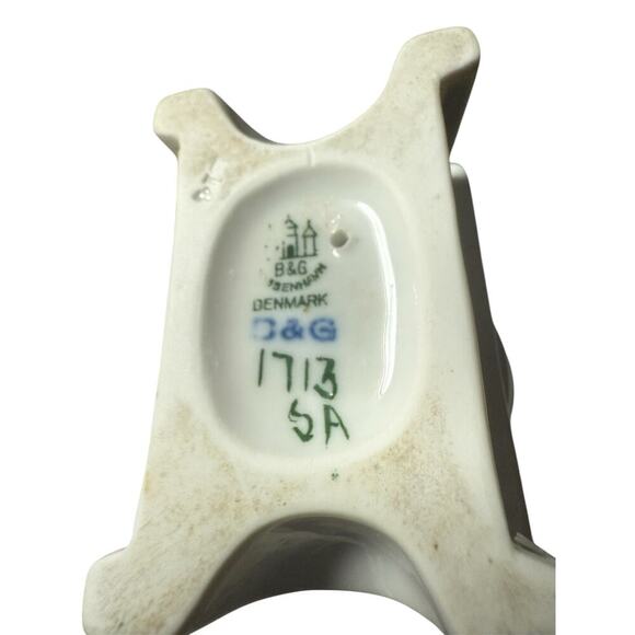 B&G BING & GRONDAHL GLAZED PORCELAIN FIGURINE 1713 Denmark Boy Cup - Picture 5 of 5